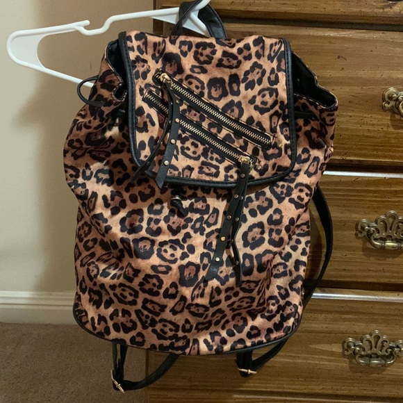 Handbags - Leopard 🐆 backpack purse